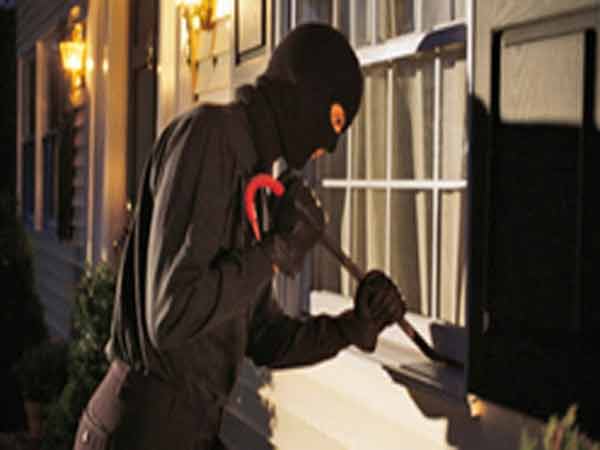 Chiêm bao thấy trộm vào nhà thì nên đánh con gì?