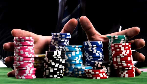 Tổng quát luật Poker chuẩn và dễ hiểu nhất