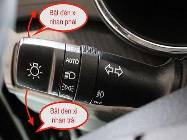 Nút bật đèn trên xe ô tô ở vị trí nào?