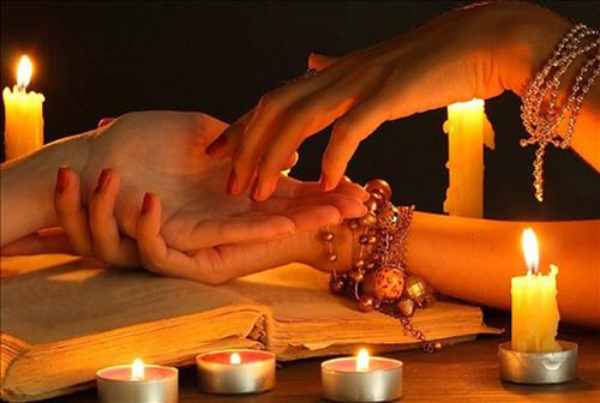 Nằm mơ thấy đi xem bói: May mắn hay rủi ro đang tới?