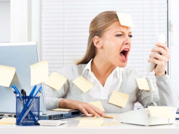 Ngủ mơ thấy đi làm báo mộng điềm gì đen hay đỏ?