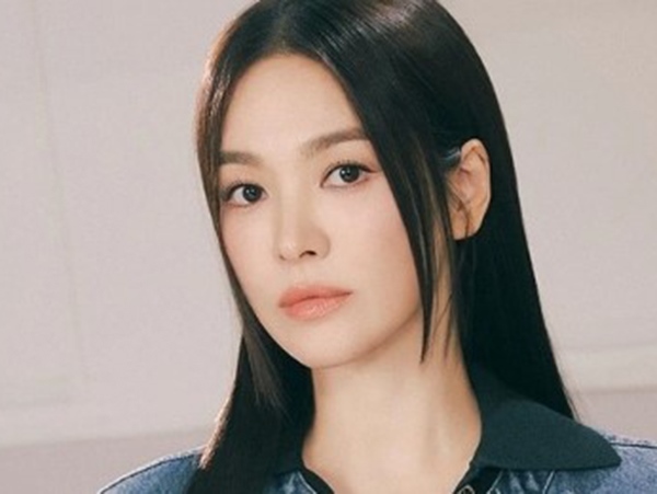 Ngủ mơ thấy diễn viên báo mộng điềm gì?