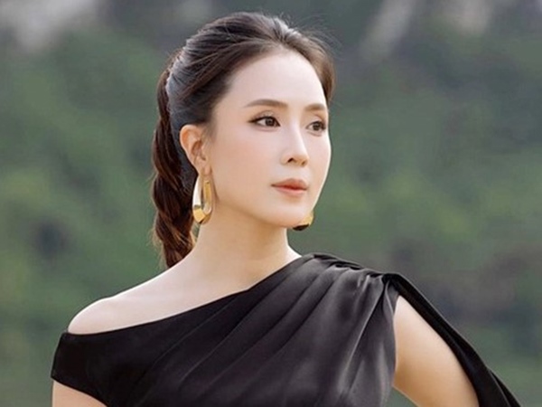 Ngủ mơ thấy diễn viên báo mộng điềm gì?
